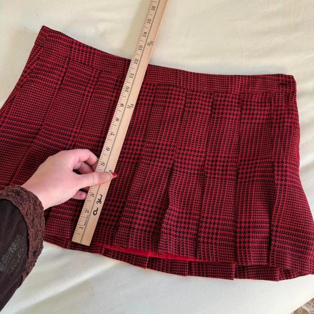 N/A red plaid